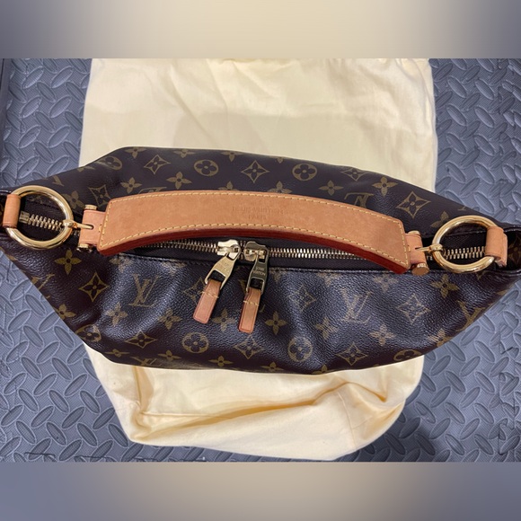 Louis Vuitton Monogram Canvas Delightful Zip Shoulder Bag - Picture 5 of 14